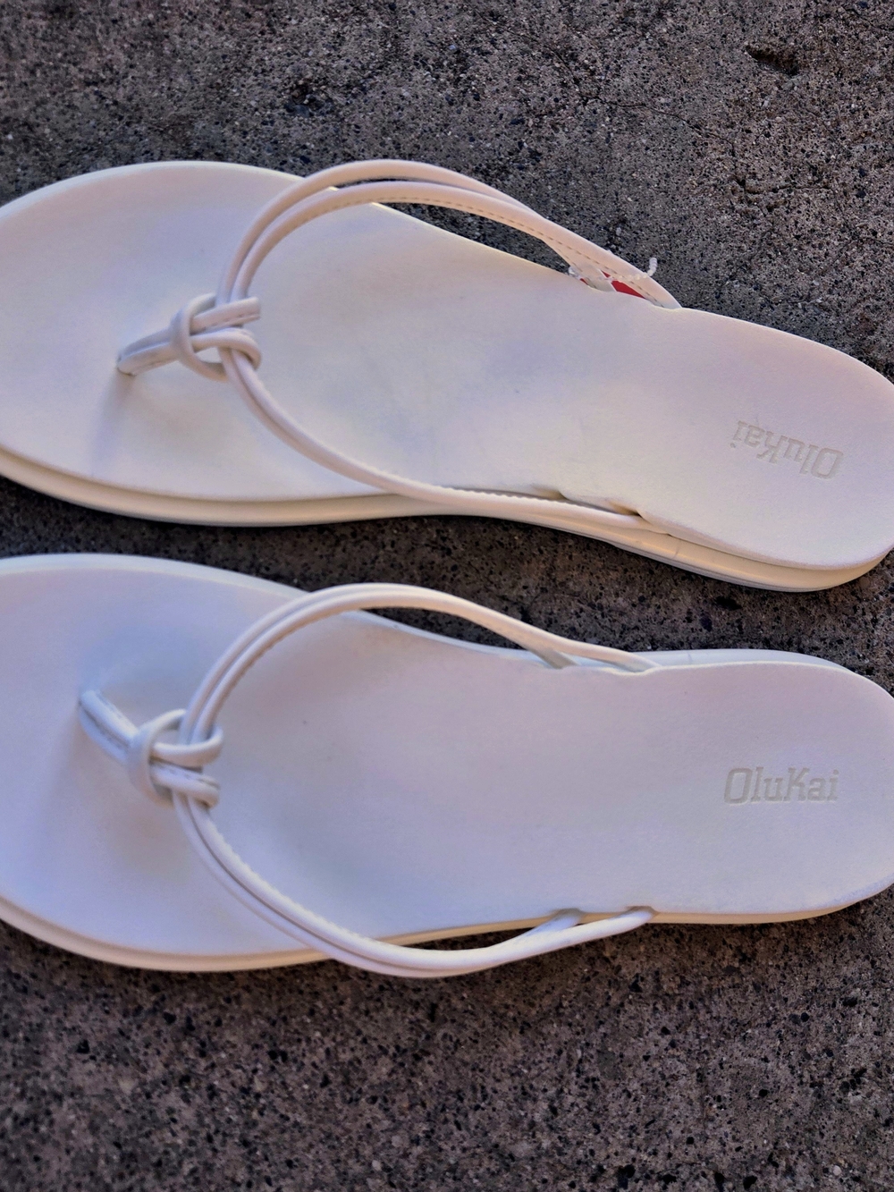 OluKai Women's White Knotted Thong Sandals